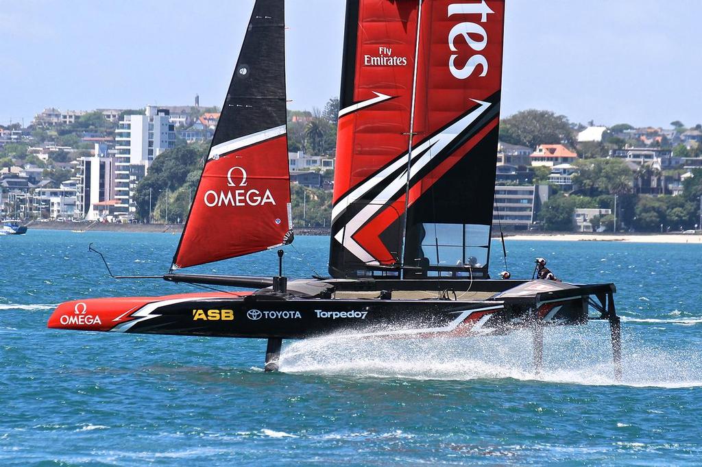 Emirates Team New Zealand sailing their AC45S - Waitemata Harbour, November 9, 2016 © Richard Gladwell www.photosport.co.nz